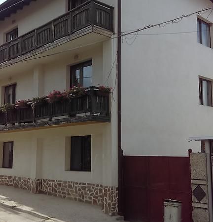 דוברינישטה Djolevi Guesthouse מראה חיצוני תמונה